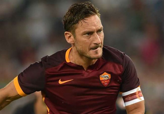 Maillot Roma Nike Francesco Totti 2015-16