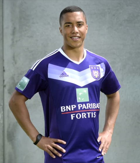 Tielemans avec le maillot d'Anderlecht 2016-17 Adidas