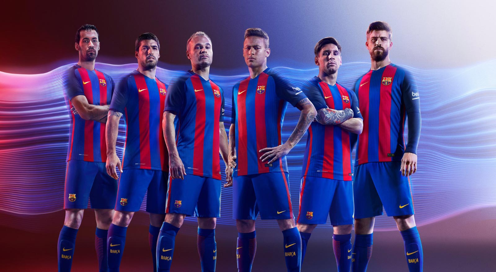 Les joueurs du Barça présentent le nouveau maillot Nike domicile 2016-17