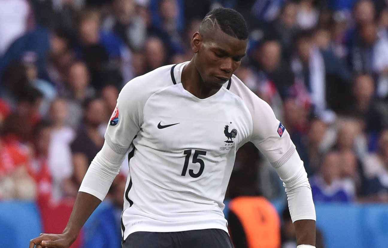 Pogba et son maillot intégralement blanc face à la Suisse