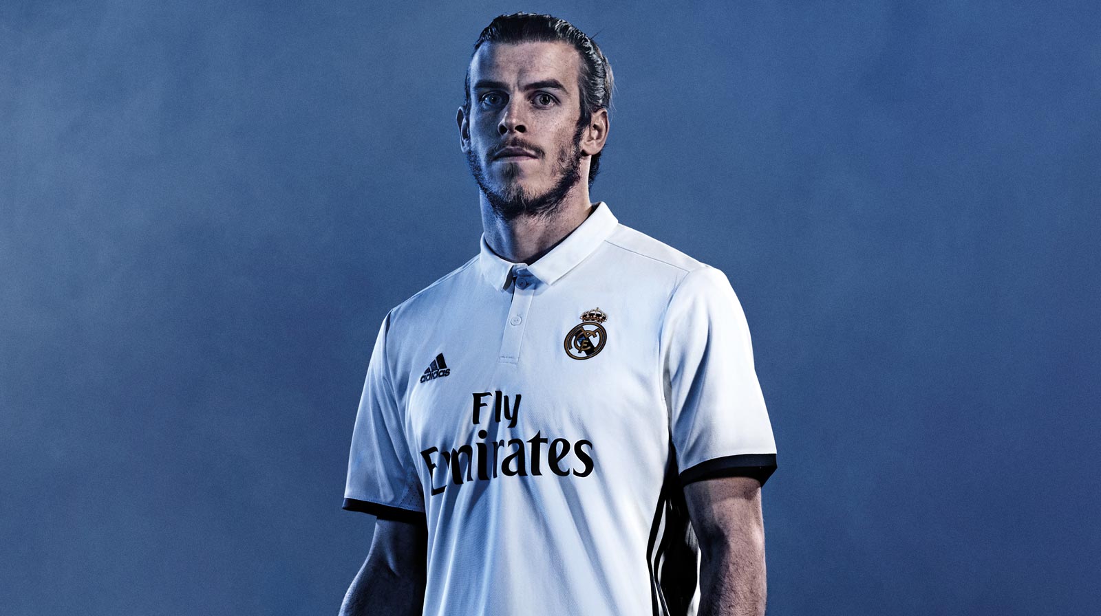 Bale avec son nouveau maillot domicile