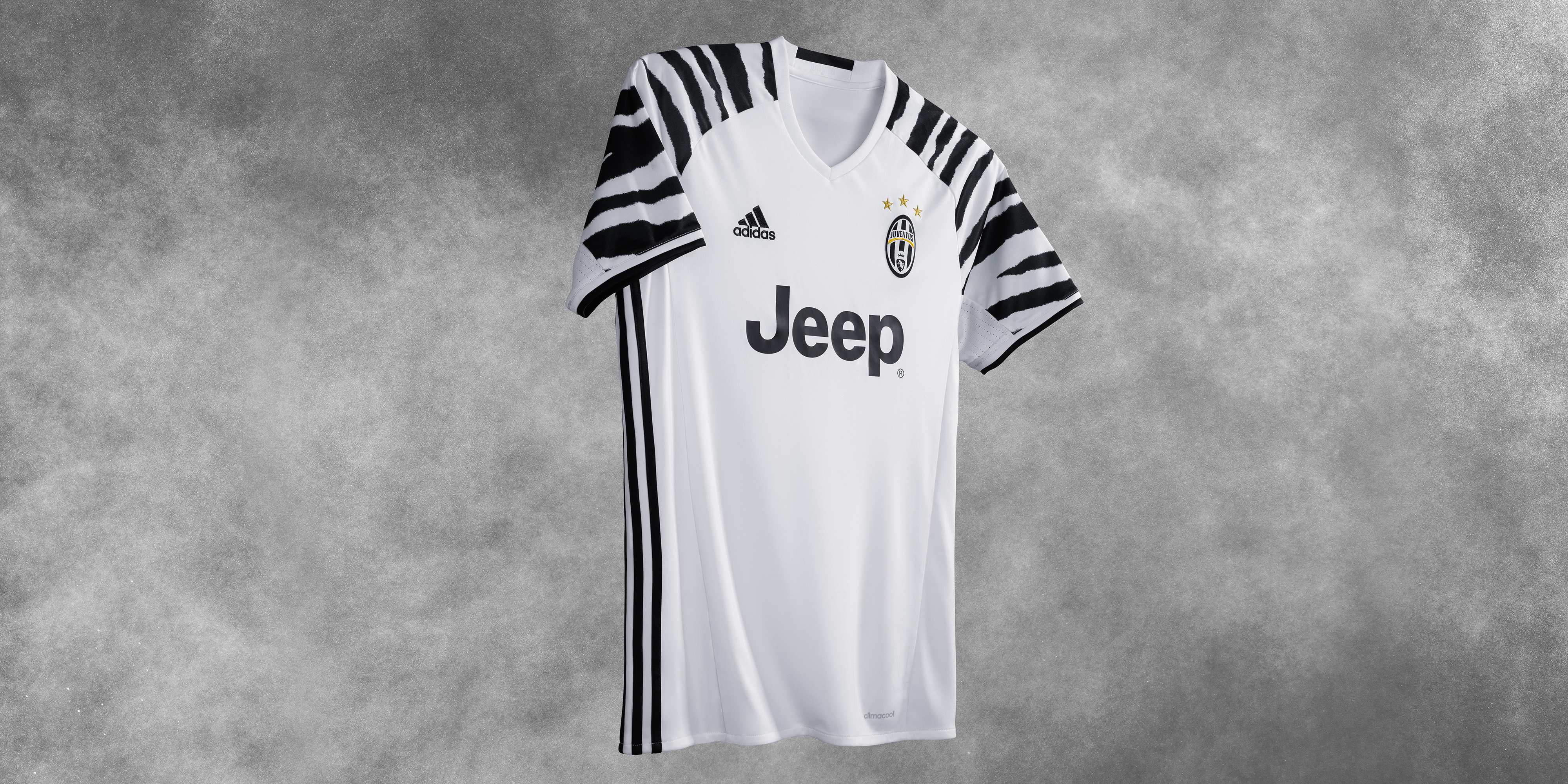 Juve_3rd_Kit_PR_02