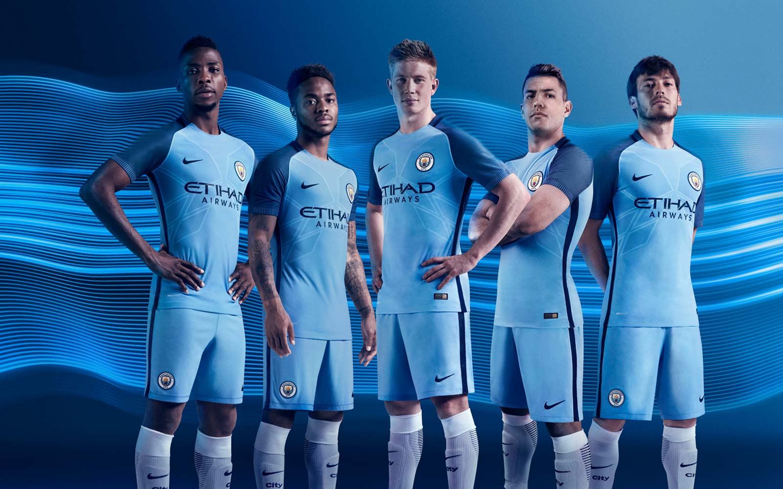 Le maillot domicile 2016 - 2017 Manchester City Nike