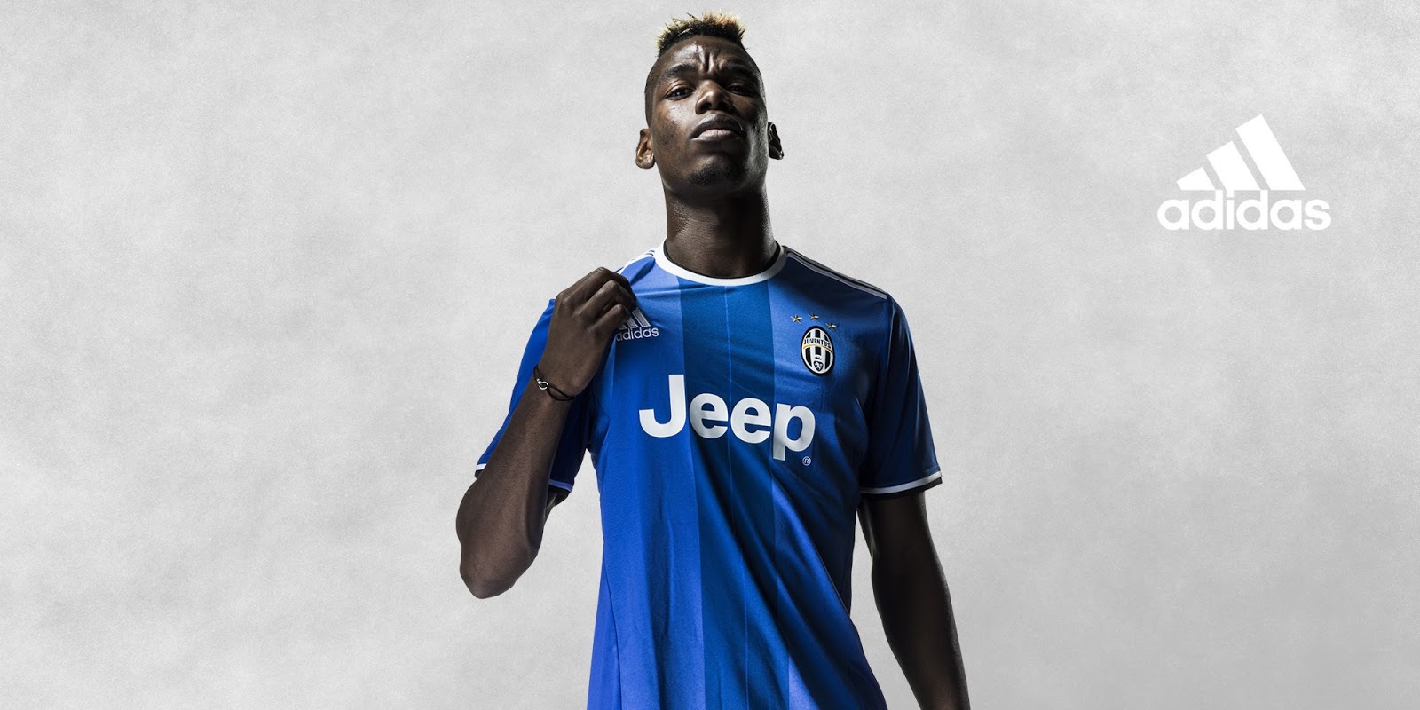 Pogba et son nouveau maillot extérieur 2016 - 2017