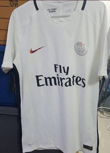 Du blanc pour le maillot third du PSG ?