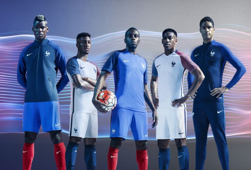 Maillot équipe de France Nike avec Matuidi, Martial, Pogba, Varane et Coman 